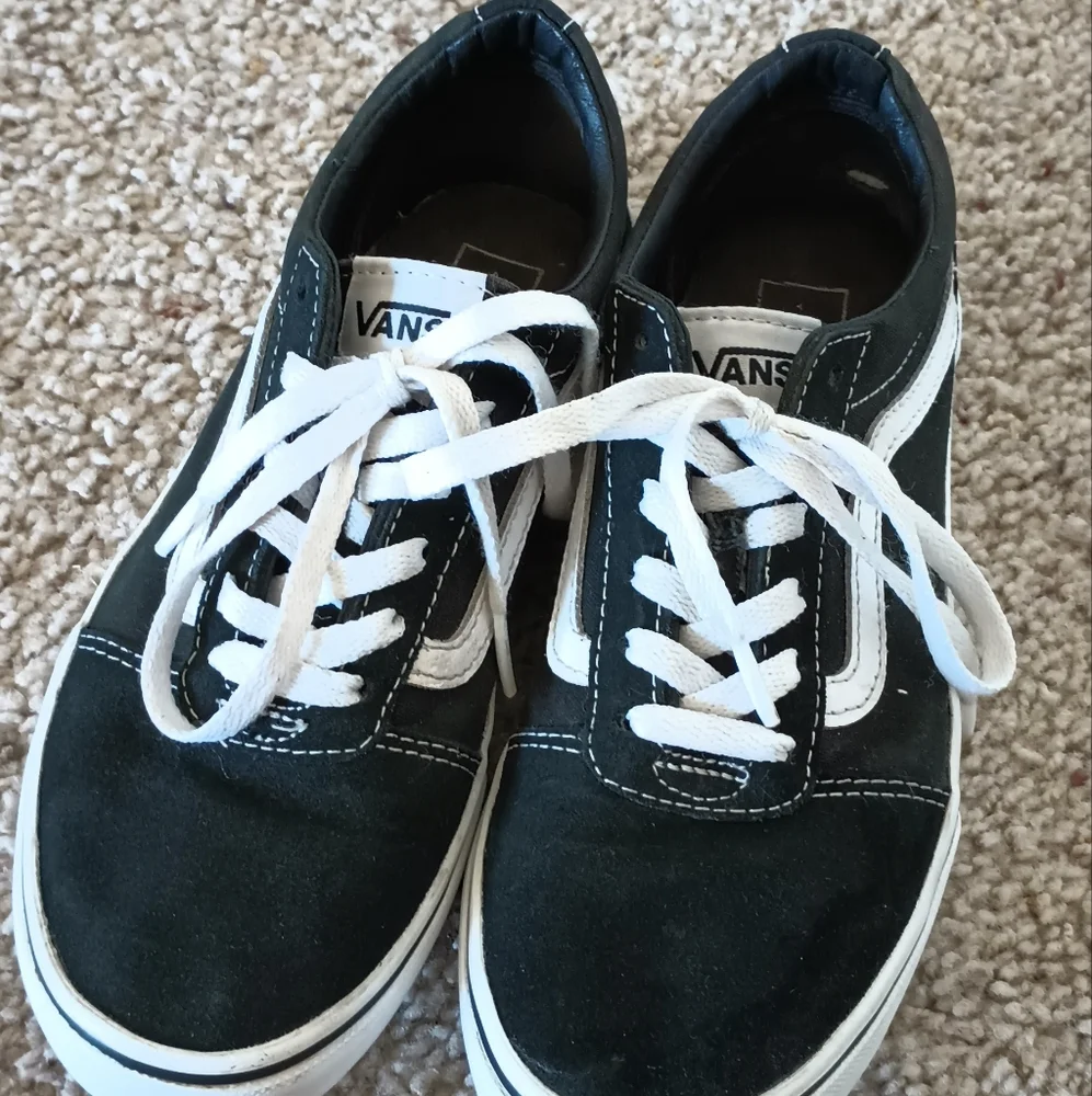 Vans - Picture 2 of 5